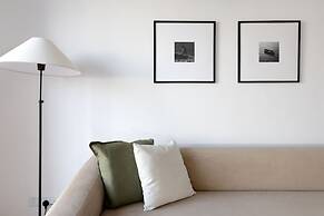 Modern SEAFRONT 2BR APT w Terrace & View