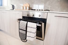 Spacious APT w/ Modern Balcony |Siggiewi