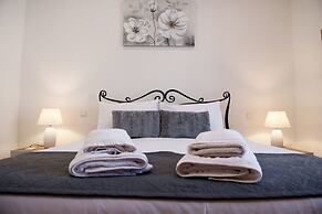 Spacious APT w/ Modern Balcony |Siggiewi