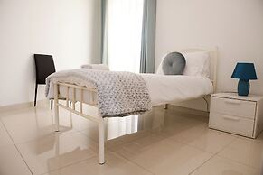 Spacious APT w/ Modern Balcony |Siggiewi