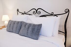 Spacious APT w/ Modern Balcony |Siggiewi