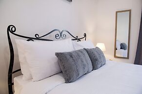 Spacious APT w/ Modern Balcony |Siggiewi