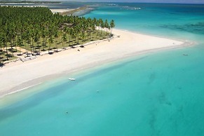 Carneiros Beach Resort