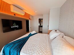 Hyde Park Premium - by Living