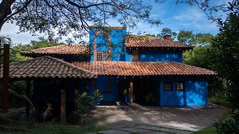 Casa ampla com piscina e churrasqueira