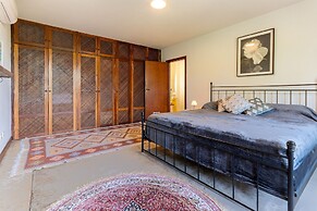 Casa ampla com piscina e churrasqueira