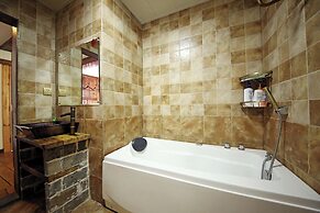 Xiangxi Dreamweaver Inn