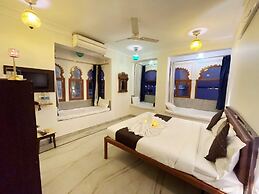 The Lake Haveli