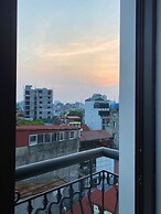 Hanique Cafe and Stay