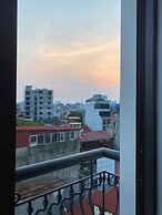 Hanique Cafe and Stay