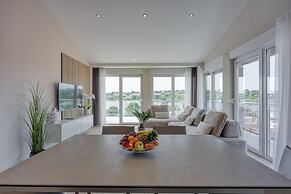 Elegant Panoramic Seaview Apartments