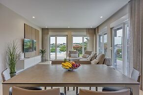 Elegant Panoramic Seaview Apartments