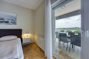 Elegant Panoramic Seaview Apartments