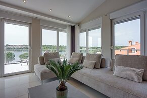 Elegant Panoramic Seaview Apartments