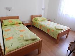 Apartments Zoki
