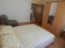 Apartments Zoki