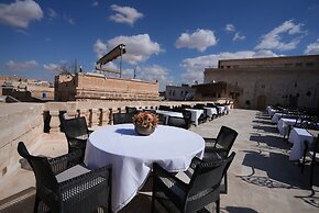 Shamas Hotel