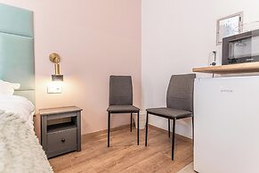 Comfy Barrier Free Studio Westbahnhof