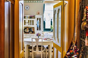 House Mikin Dol