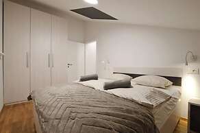 Apartment Leo