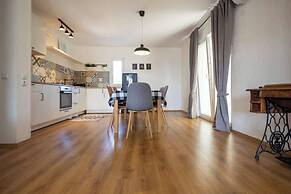 House Srica