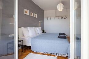House Srica