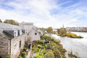 Riverside Home in Perth