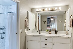 Luxurious Outdoor Oasis! Spacious Mesa Retreat