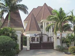 Pauliham Hotel and Suites