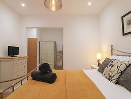 Oakwood Mews