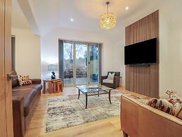 Oakwood Mews