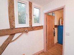 The Hare and Bumblebee Cottage