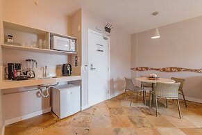 Beach Park Suites #333 Beachfront By Carpediem