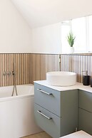 Coastal Comfort for 6 Felpham Beach