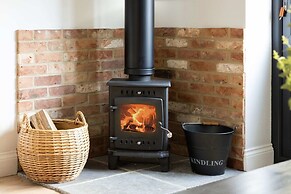 Sidlesham Hideaway Logburner Garden