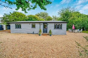 Sidlesham Hideaway Logburner Garden