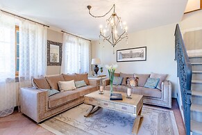 Country Home in Lucca Near Tuscan Wineries