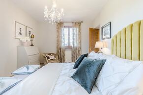Country Home in Lucca Near Tuscan Wineries