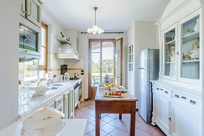 Country Home in Lucca Near Tuscan Wineries
