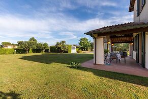 Country Home in Lucca Near Tuscan Wineries