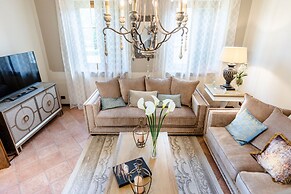 Country Home in Lucca Near Tuscan Wineries
