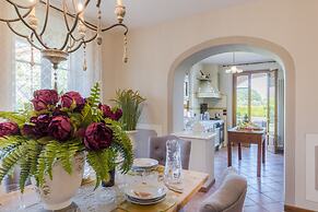 Country Home in Lucca Near Tuscan Wineries