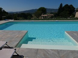 Beautiful Farmhouse With Swimming Pool