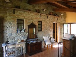 Beautiful Farmhouse With Swimming Pool