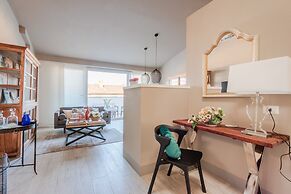 Apartment in Lucca Near Torre Delle Ore