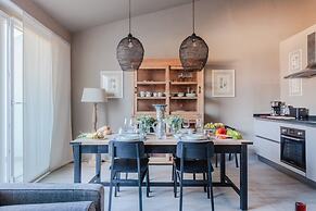 Apartment in Lucca Near Torre Delle Ore
