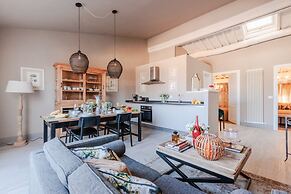 Apartment in Lucca Near Torre Delle Ore