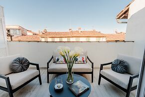 Apartment in Lucca Near Torre Delle Ore