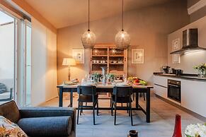 Apartment in Lucca Near Torre Delle Ore