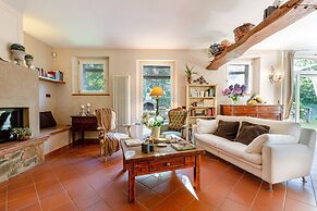 Farmhouse in Lucca With Private Pool